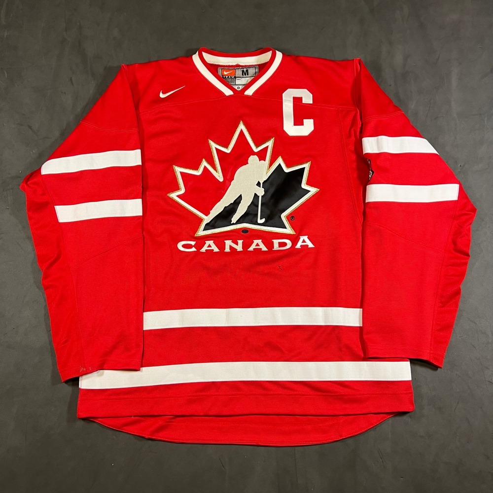 Nike Hockey Jersey Mens Medium Red Hailey Wickenheiser #22 Team Canada IIHF